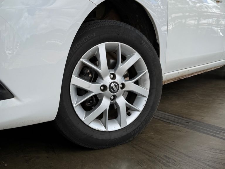 Nissan VERSA 1.0 12V FlexStart 4p Mec.