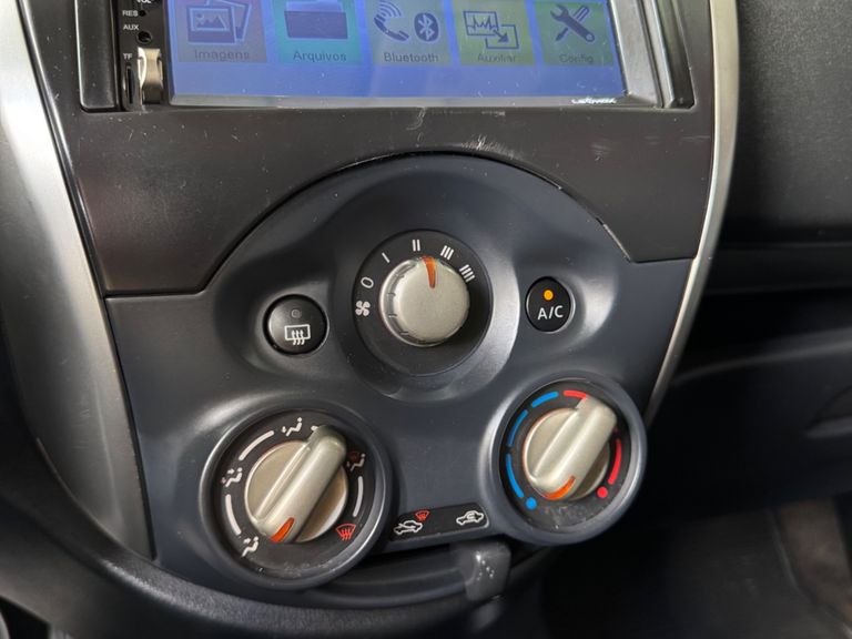 Nissan VERSA 1.0 12V FlexStart 4p Mec.