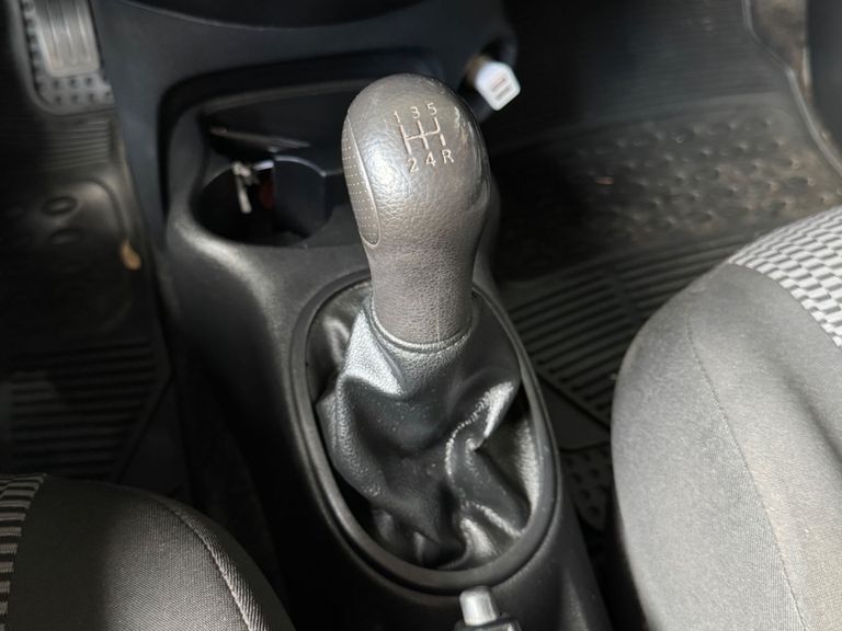 Nissan VERSA 1.0 12V FlexStart 4p Mec.