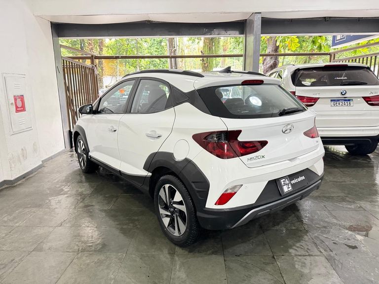 Hyundai HB20X Diamond 1.6 Flex 16V Aut.