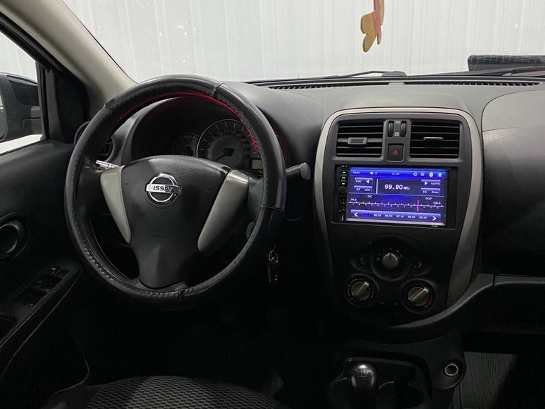 Nissan VERSA 1.0 12V FlexStart 4p Mec.
