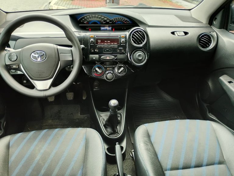 Toyota ETIOS XS 1.5 Flex 16V 5p Mec.