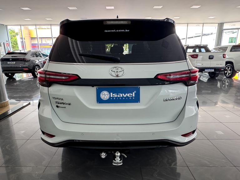 Toyota Hilux SW4 Diamond 2.8 TB 4x4 Die. Aut.