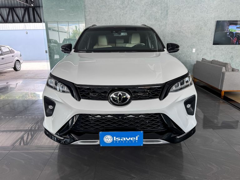 Toyota Hilux SW4 Diamond 2.8 TB 4x4 Die. Aut.