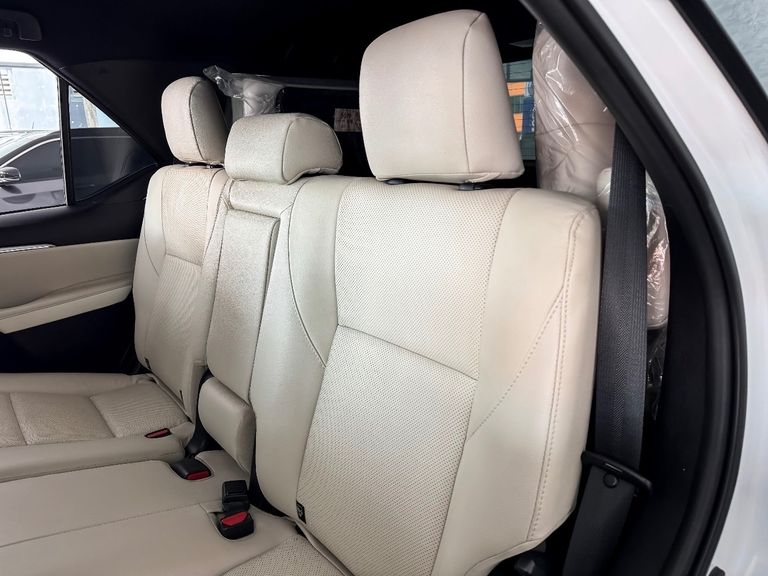 Toyota Hilux SW4 Diamond 2.8 TB 4x4 Die. Aut.