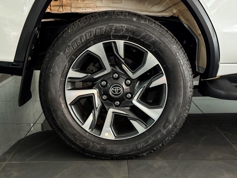 Toyota Hilux SW4 Diamond 2.8 TB 4x4 Die. Aut.