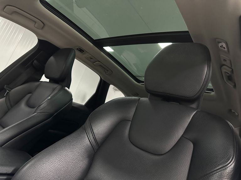 Volvo XC 60 T-5 MOMENTUM 2.0 254cv AWD 5p