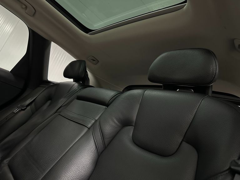 Volvo XC 60 T-5 MOMENTUM 2.0 254cv AWD 5p