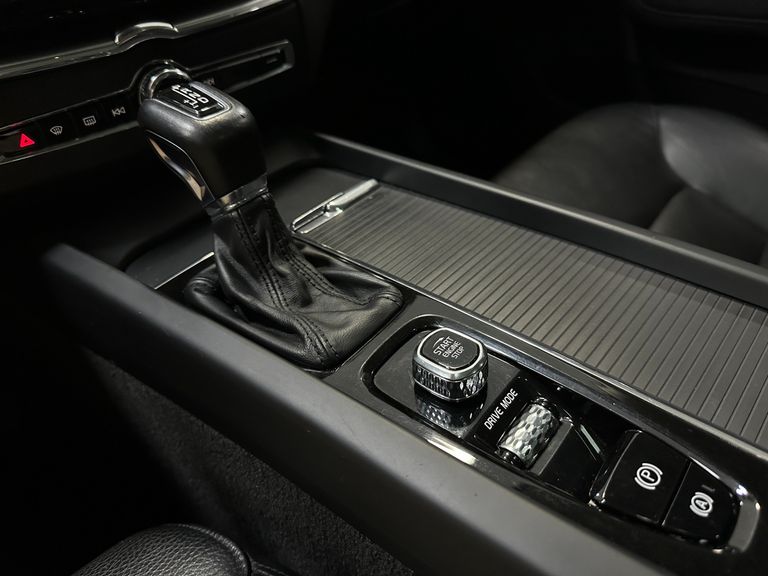 Volvo XC 60 T-5 MOMENTUM 2.0 254cv AWD 5p