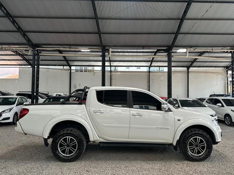 Mitsubishi L200 Triton HPE 3.2 CD TB Int.Diesel Aut