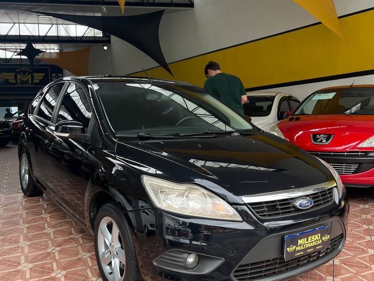 Ford Focus 1.6 S/SE/SE Plus Flex 8V/16V  5p