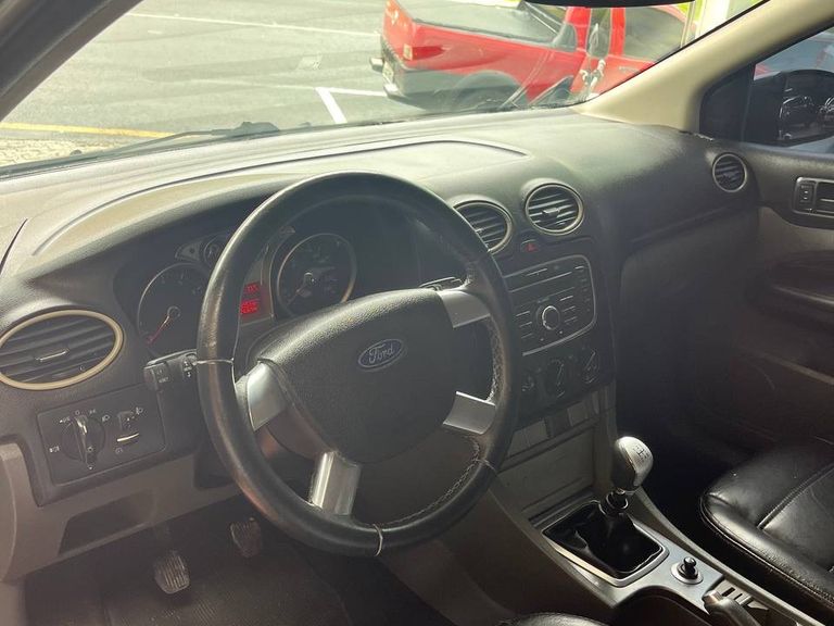 Ford Focus 1.6 S/SE/SE Plus Flex 8V/16V  5p