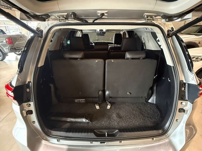 Toyota Hilux SW4 SRX 4x4 2.8 TDI 16V Dies. Aut.