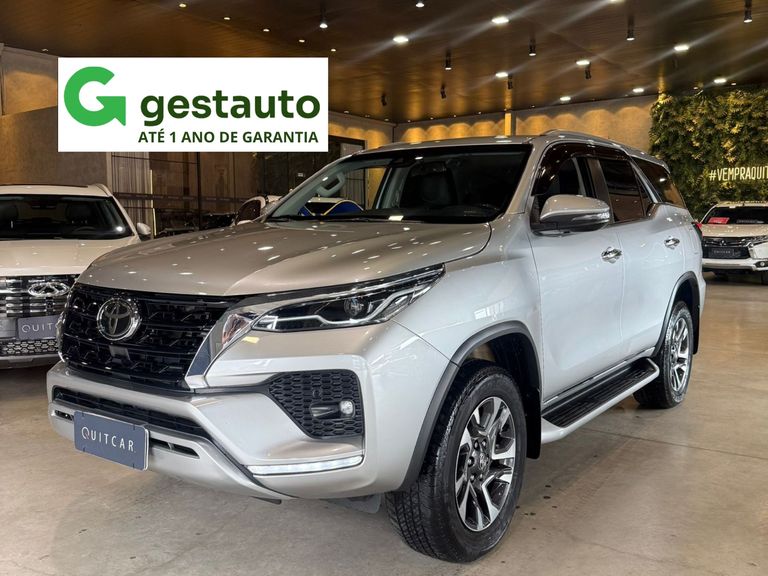 Toyota Hilux SW4 SRX 4x4 2.8 TDI 16V Dies. Aut.