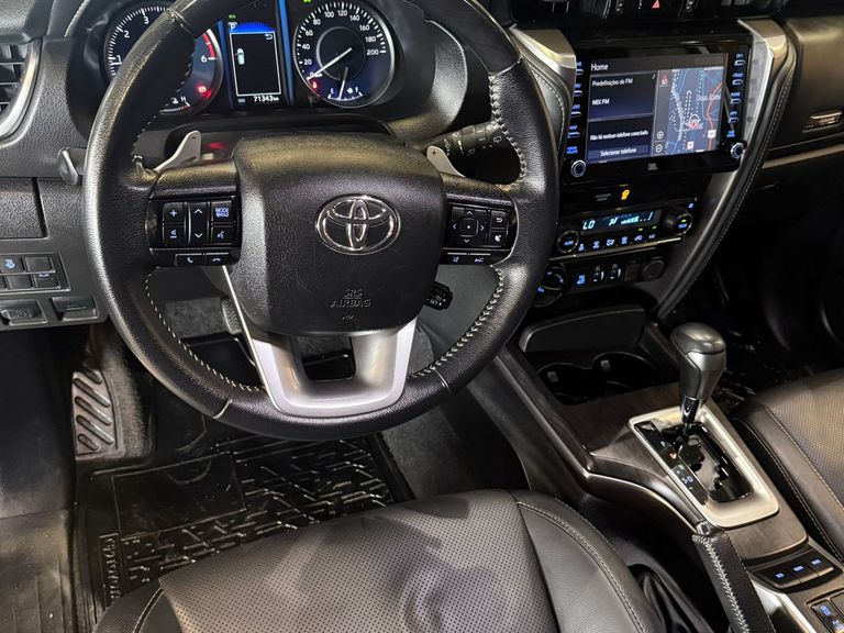 Toyota Hilux SW4 SRX 4x4 2.8 TDI 16V Dies. Aut.