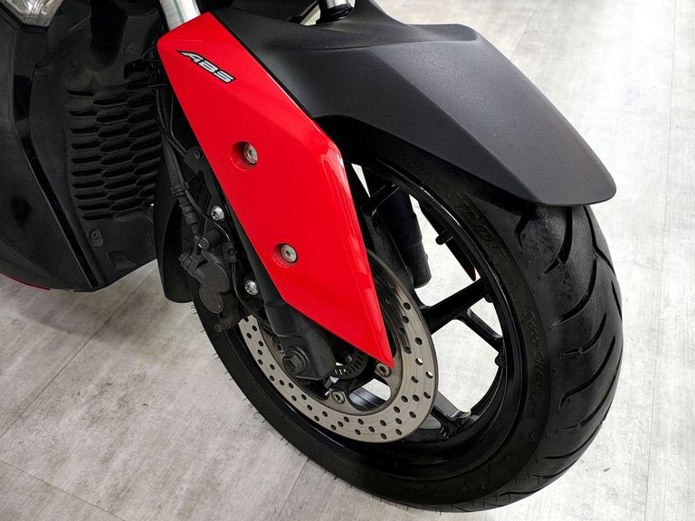 YAMAHA XMAX 250 ABS