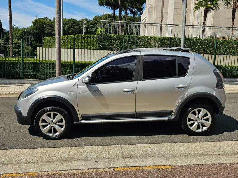 Renault SANDERO STEPWAY Hi-Flex 1.6 16V 5p Aut.