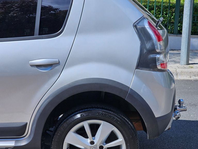 Renault SANDERO STEPWAY Hi-Flex 1.6 16V 5p Aut.