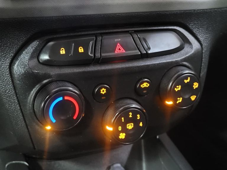 Chevrolet ONIX HATCH Joy 1.0 8V Flex 5p Mec.