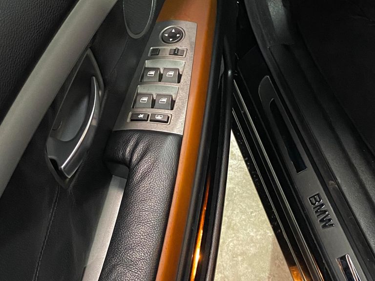 BMW 745iA 4.4 V8 32V 333cv