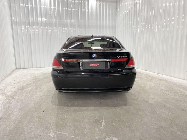 BMW 745iA 4.4 V8 32V 333cv