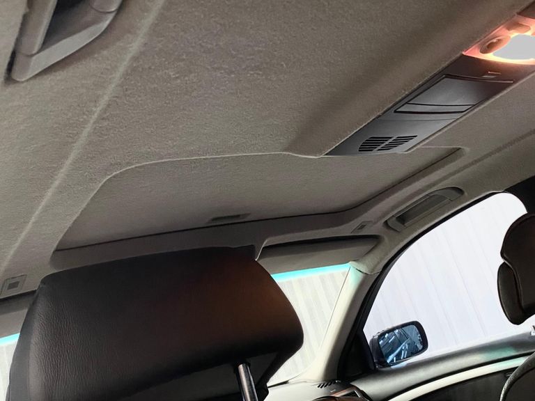 BMW 745iA 4.4 V8 32V 333cv