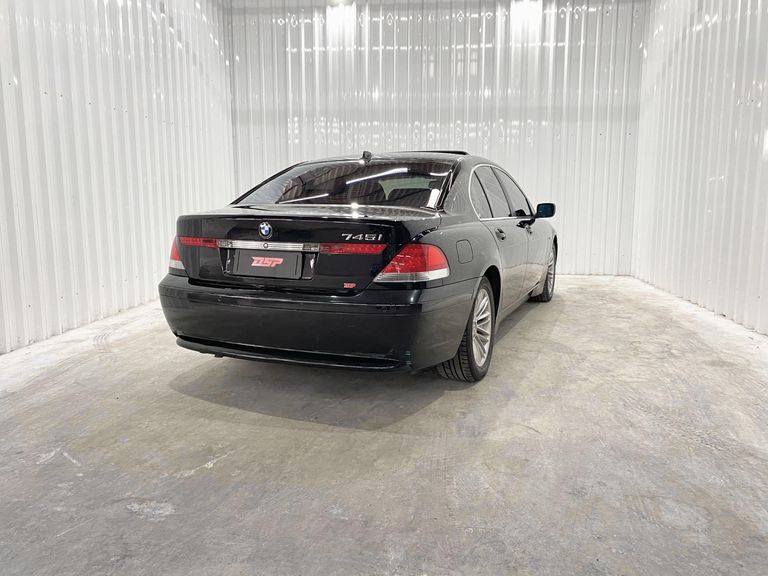 BMW 745iA 4.4 V8 32V 333cv