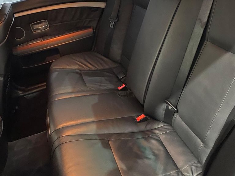 BMW 745iA 4.4 V8 32V 333cv