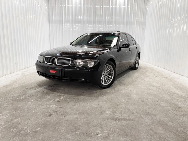 BMW 745iA 4.4 V8 32V 333cv