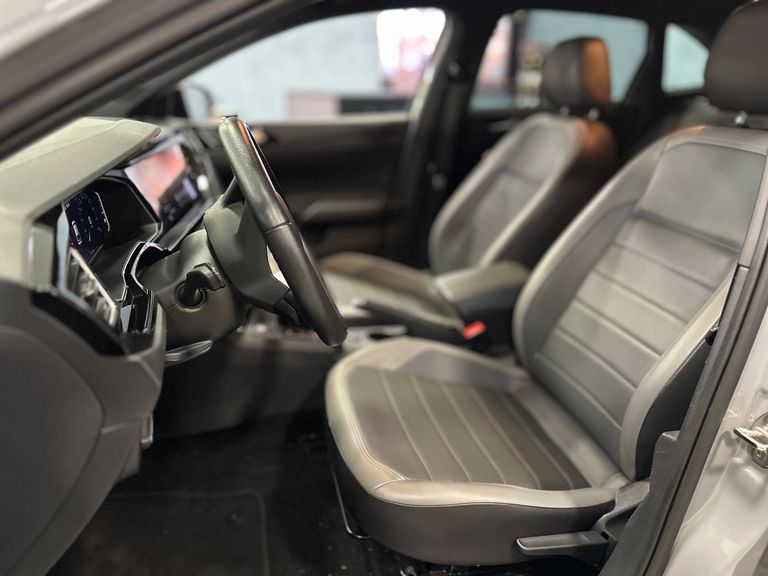 VolksWagen Nivus Highline 1.0 200 TSI Flex Aut.