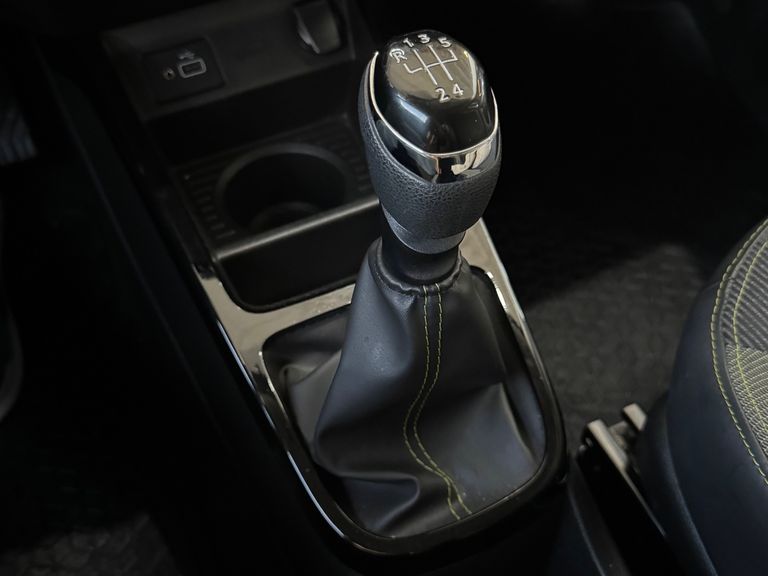 Renault KWID Intense 1.0 Flex 12V 5p Mec.