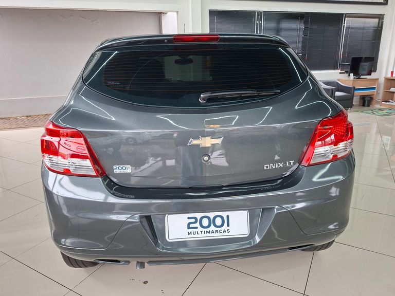 Chevrolet ONIX HATCH LT 1.0 8V FlexPower 5p Mec.