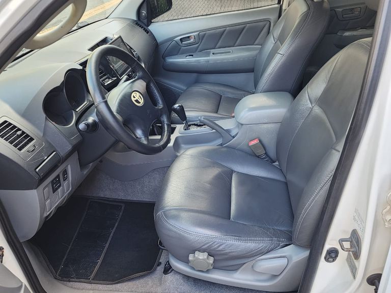 Toyota Hilux CD SRV D4-D 4x4 3.0 TDI Diesel Aut