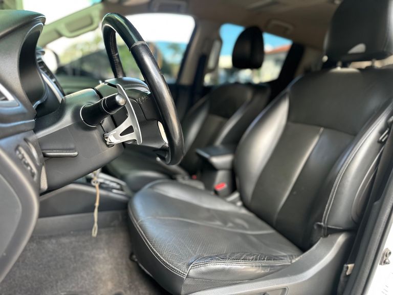 Mitsubishi L200 Triton Sport HPE 2.4 CD Diesel Aut.