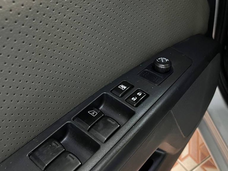 Nissan Sentra 2.0/ 2.0 Flex Fuel 16V Aut.