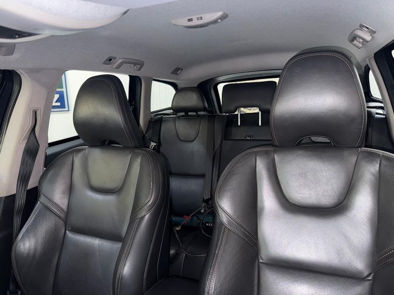 Volvo XC 60 T-5 MOMENTUM 2.0 245cv FWD 5p