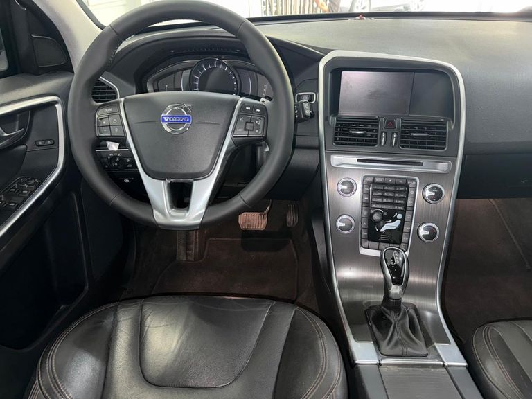 Volvo XC 60 T-5 MOMENTUM 2.0 245cv FWD 5p