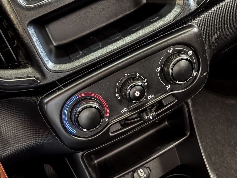 Fiat Strada Freedom 1.3 Flex 8V CD