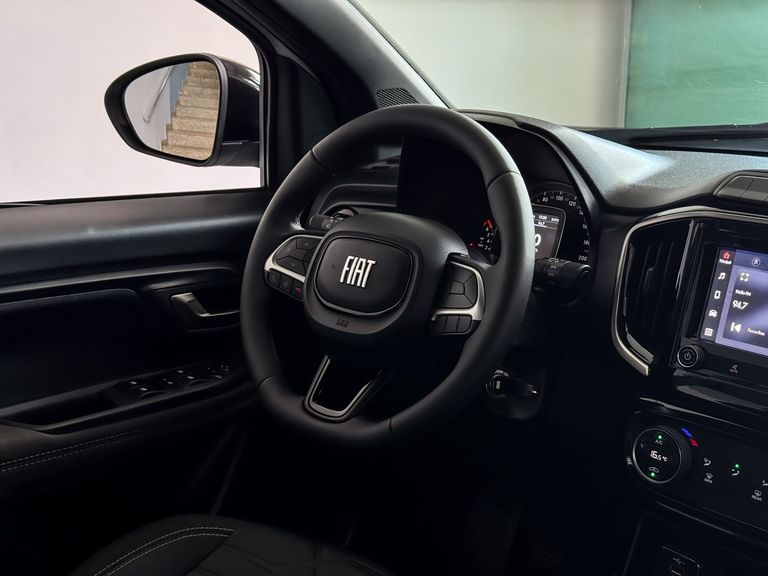 Fiat Strada Volcano 1.3 Flex 8V CD