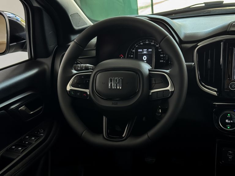 Fiat Strada Volcano 1.3 Flex 8V CD