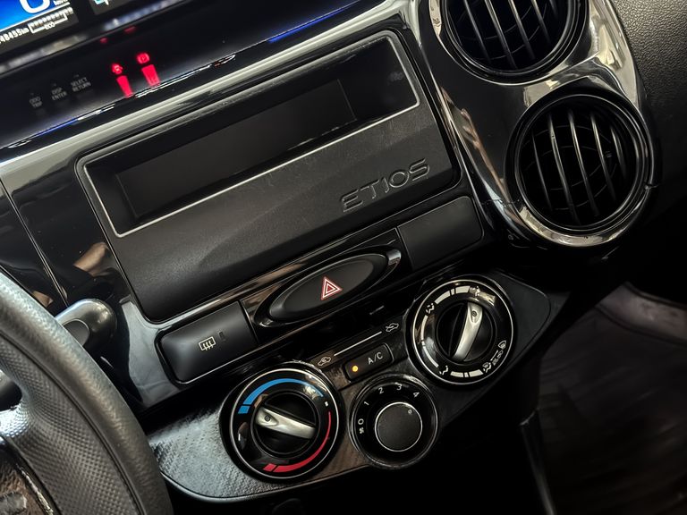 Toyota ETIOS X 1.3 Flex 16V 5p Mec.