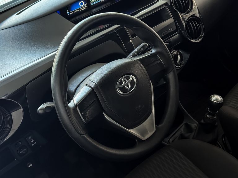 Toyota ETIOS X 1.3 Flex 16V 5p Mec.