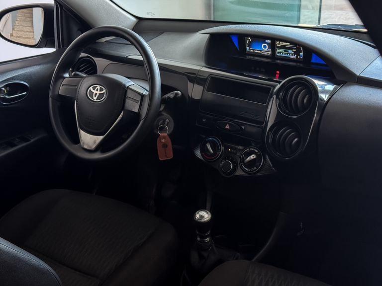 Toyota ETIOS X 1.3 Flex 16V 5p Mec.