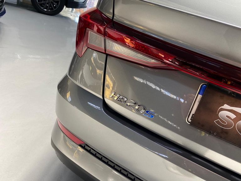 Hyundai HB20S Comfort Plus 1.0 Flex 12V Mec.