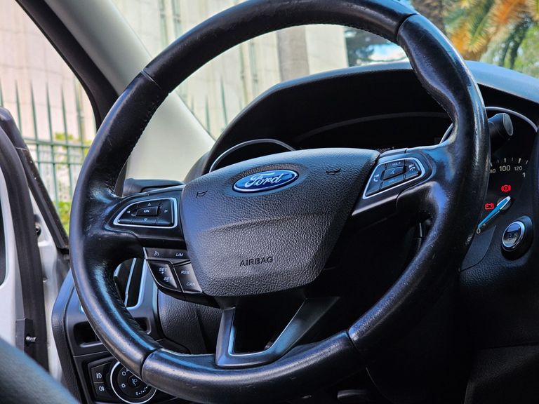 Ford Focus TITA/TITA Plus 2.0  Flex 5p Aut.