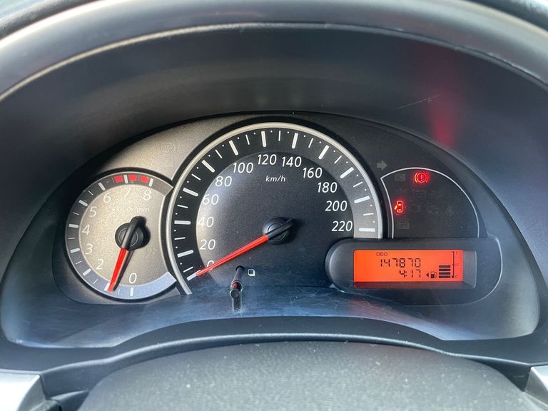 Nissan MARCH SV 1.6 16V Flex Fuel