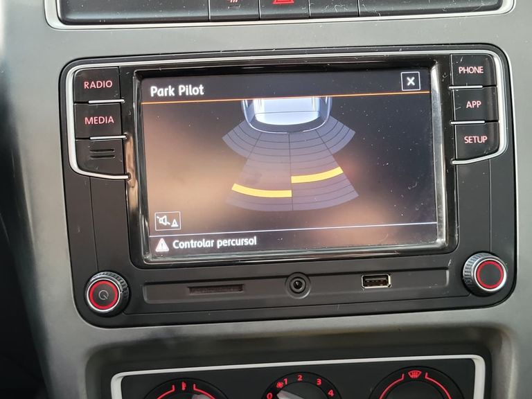 VolksWagen Fox Connect 1.6 Flex 8V 5p