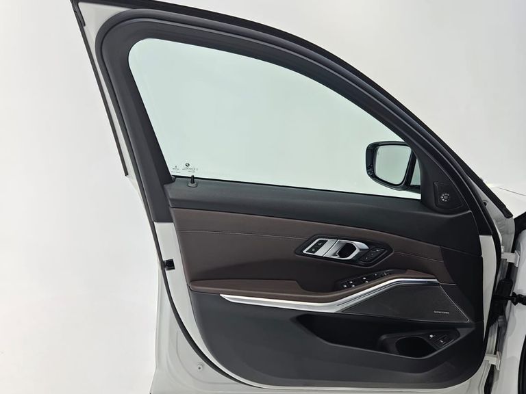 BMW 330e M Sport 2.0 Turbo Aut. (Híbrido)