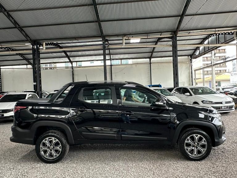 Fiat Strada Volcano 1.3 Flex 8V CD