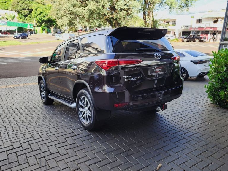 Toyota Hilux SW4 SRX 4x4 2.8 TDI 16V Dies. Aut.